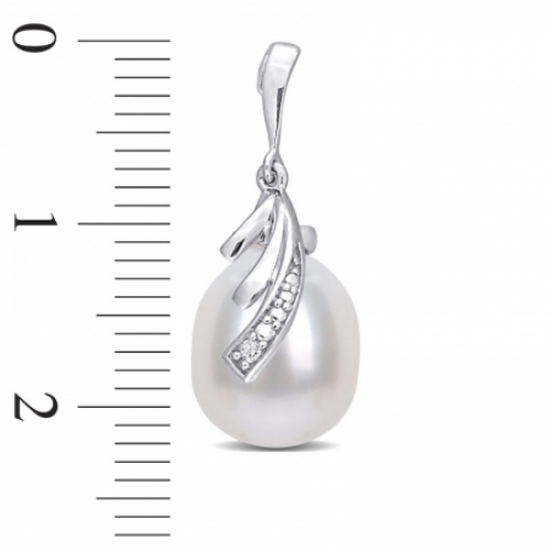 Серьги из серебра с белым жемчугом и бриллиантом