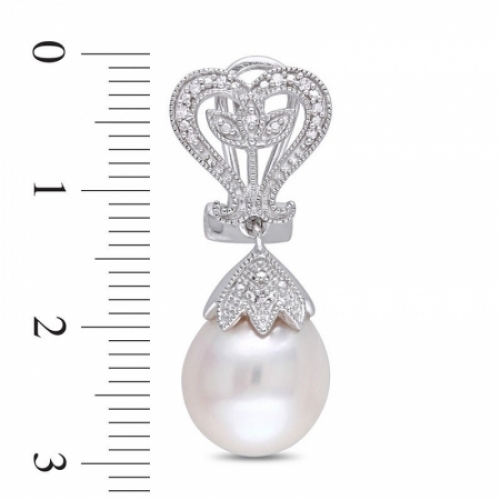 Серьги из серебра с белым жемчугом и бриллиантом