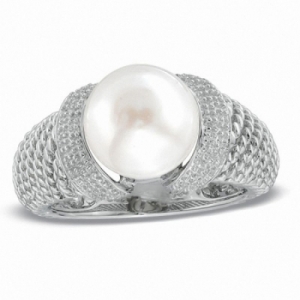 Женское кольцо из серебра с жемчугом