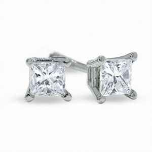 Серьги из платины с бриллиантом